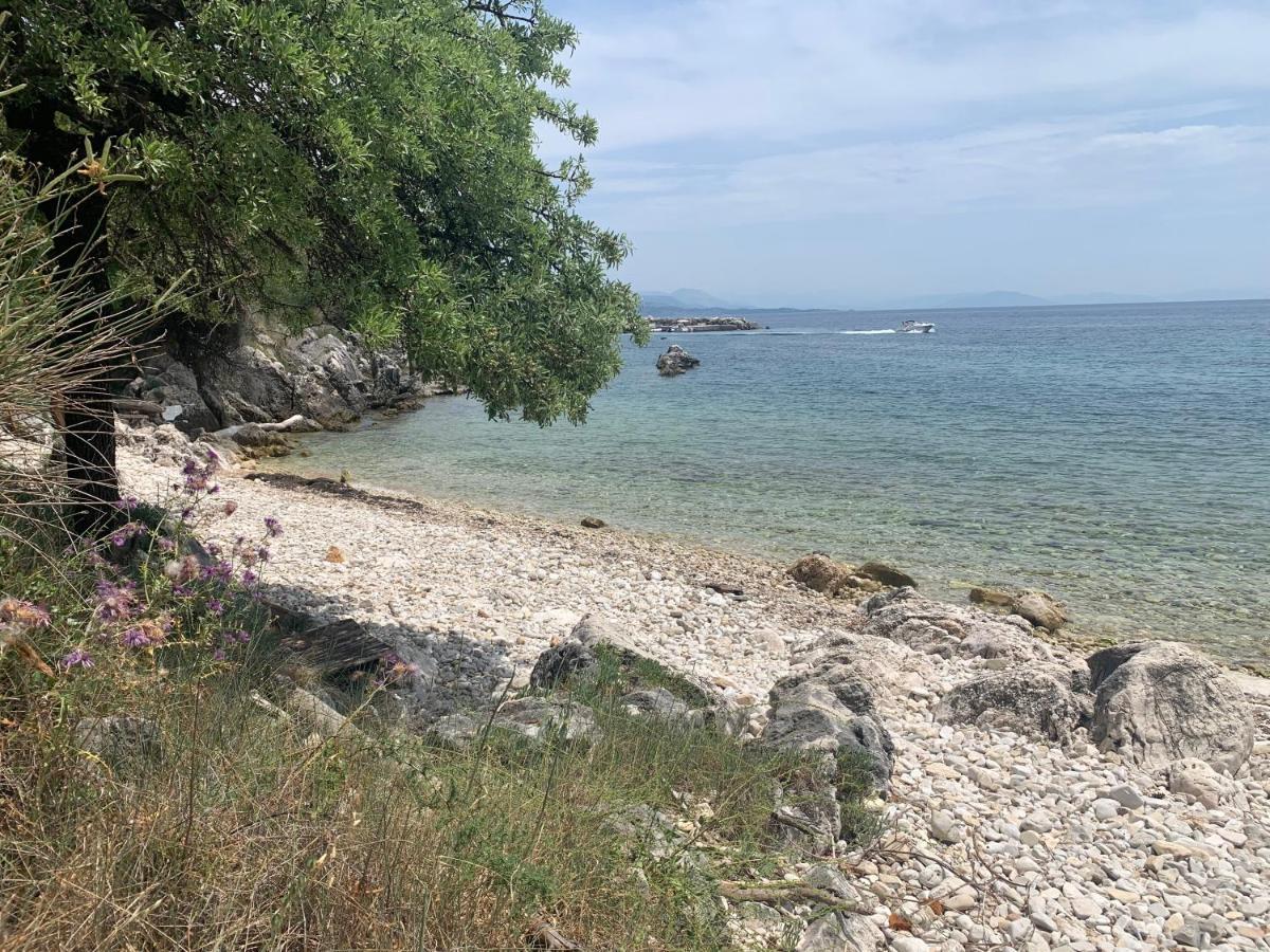 Villa Serena Nisaki  Eksteriør bilde